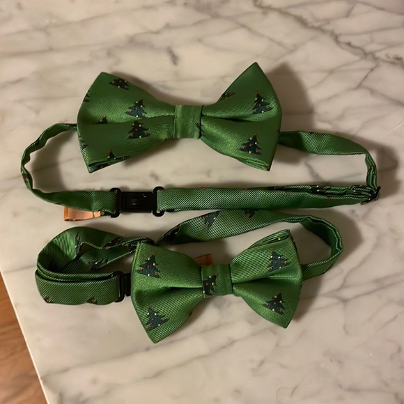 Christmas Little Boy and Baby Bow Ties - Picture 1 of 4